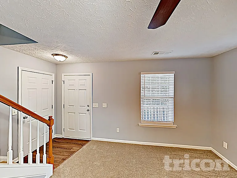 5370 Mountain Top Pl — Photo 3