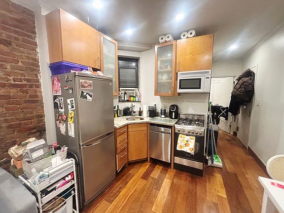 2nd image of 236 W 16th St #2E