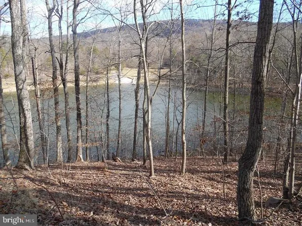77 Gussin Way, Linden, VA 22642