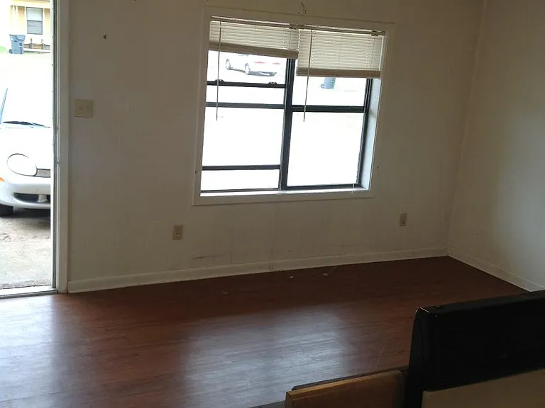 400 E Roseclair St #4 — Photo 3