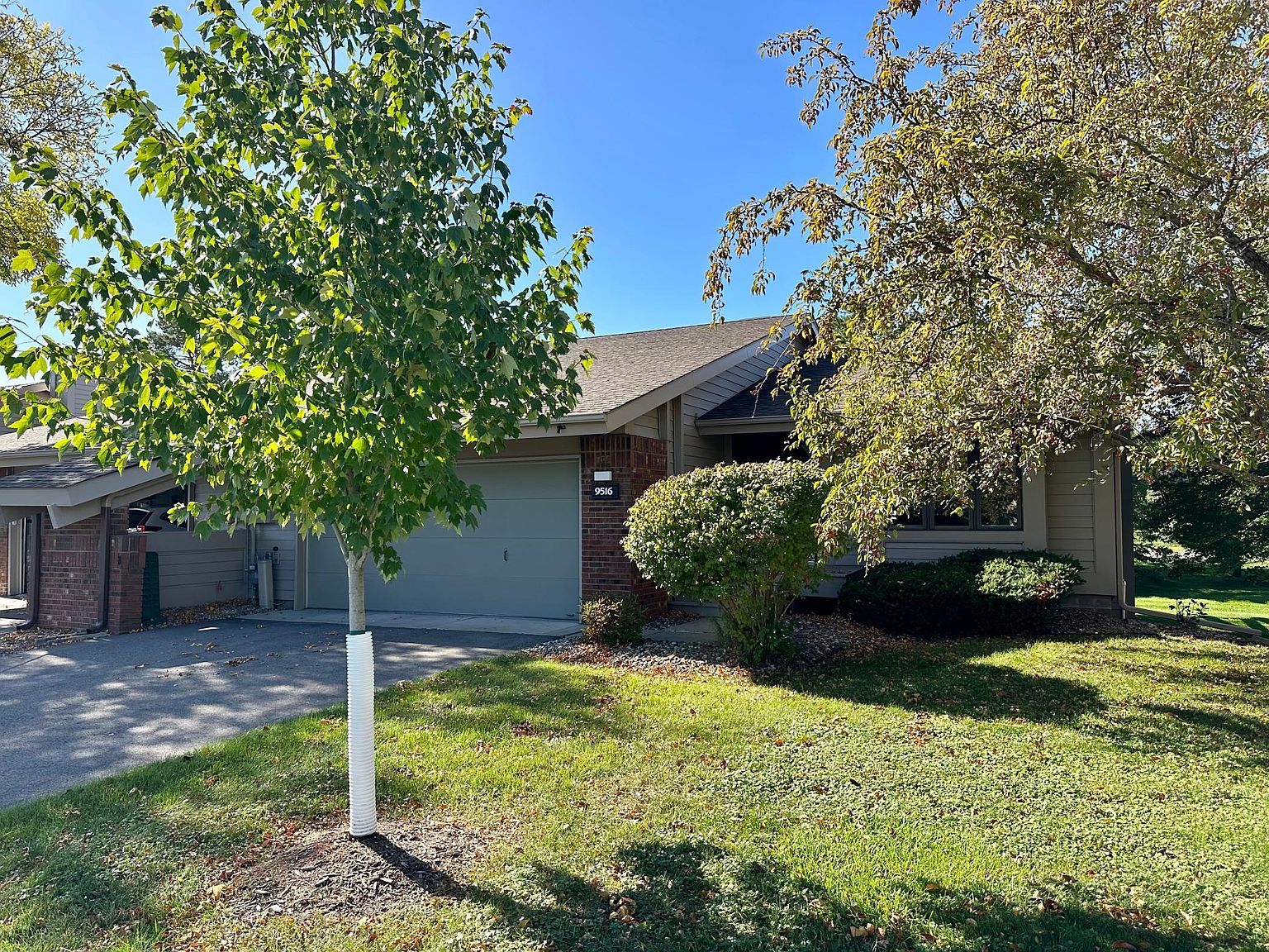9516 Woodbridge Rd, Bloomington, MN 55438 Zillow