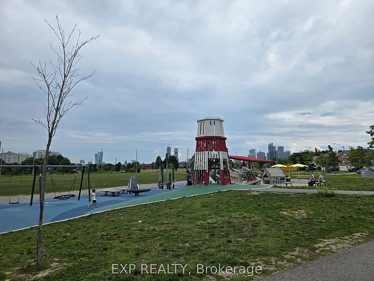 253 Hollymount Dr — Photo 10