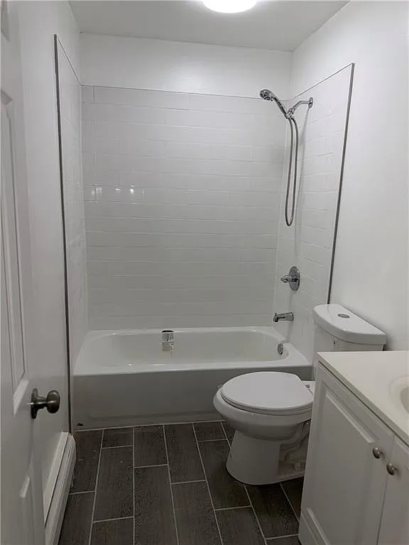 3 bed, 2.0 bath, 3388 sqft, $3,500 — Photo 1