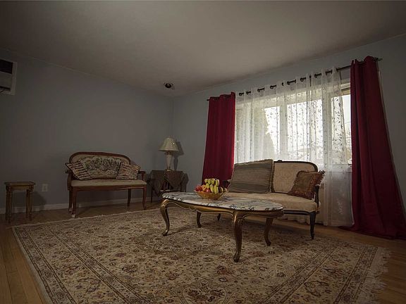 2nd image of 10 Victor Ct