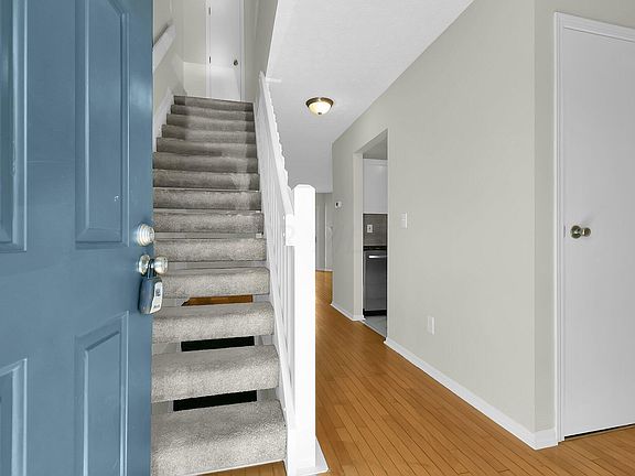 3rd image of 5852 Blendon Place Dr #8A