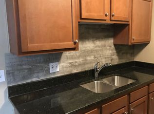 207 N Maple St APT 7, Saint Paul, MN 55106