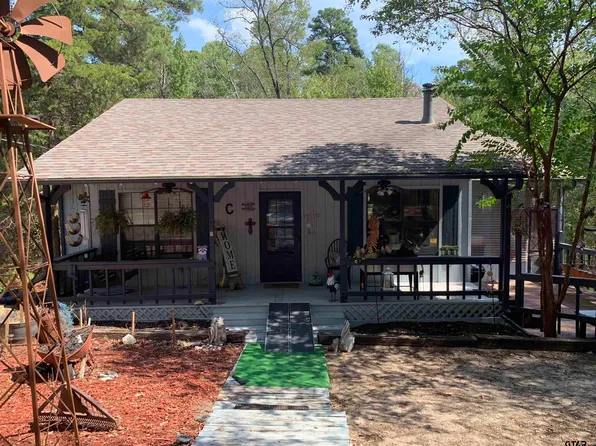 105 Larchwood Path, Holly Lake Ranch, TX 75765