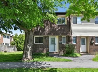 86 F Seyton Dr, Ottawa, ON K2H8W5