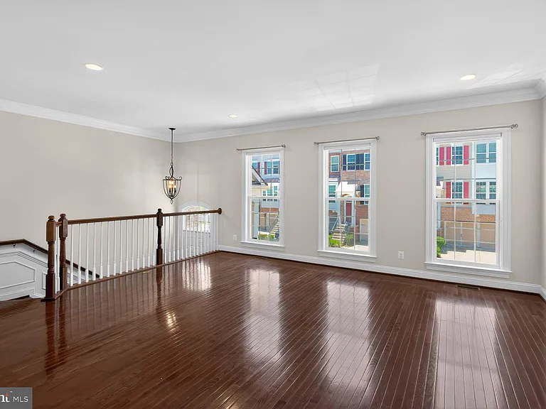25450 Hopton House Ter — Photo 9
