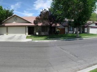 1230 Mountain View Dr, Ridgecrest, CA 93555