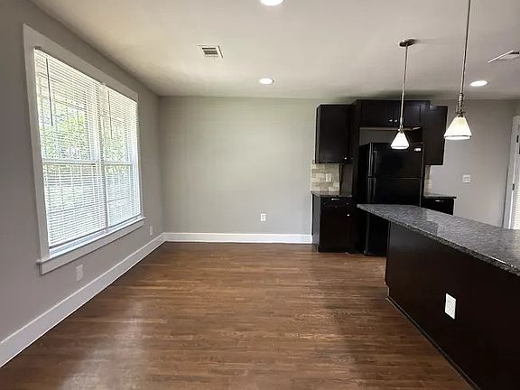 5th image of 2578 Rockcliff Rd