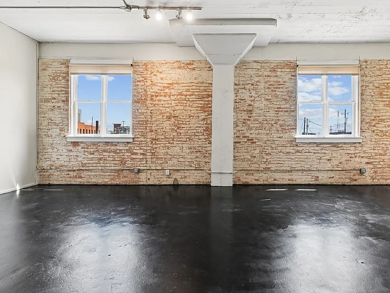 Deep Ellum Lofts — Photo 97
