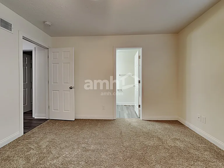 10323 Savannah Ct — Photo 12