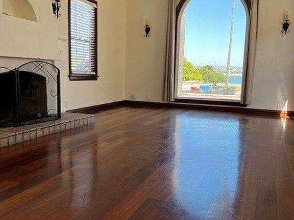 5th image of 3512 Crown Point Dr