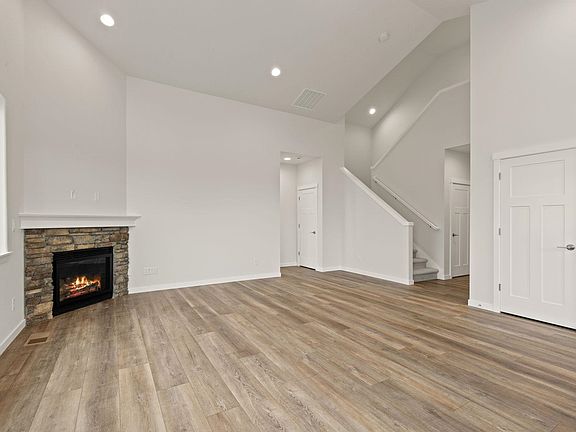 3rd image of 2298 N Summit Ct