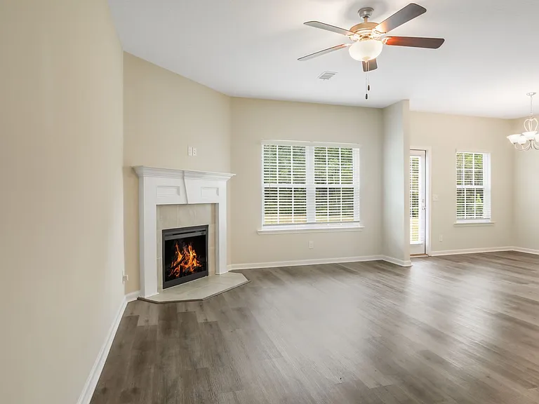 572 Brightleaf Cir — Photo 3