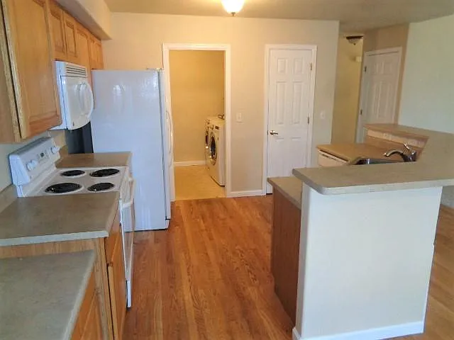30202 Hilltop Dr — Photo 6