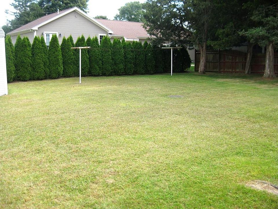 2nd image of 82 Lincoln Ave