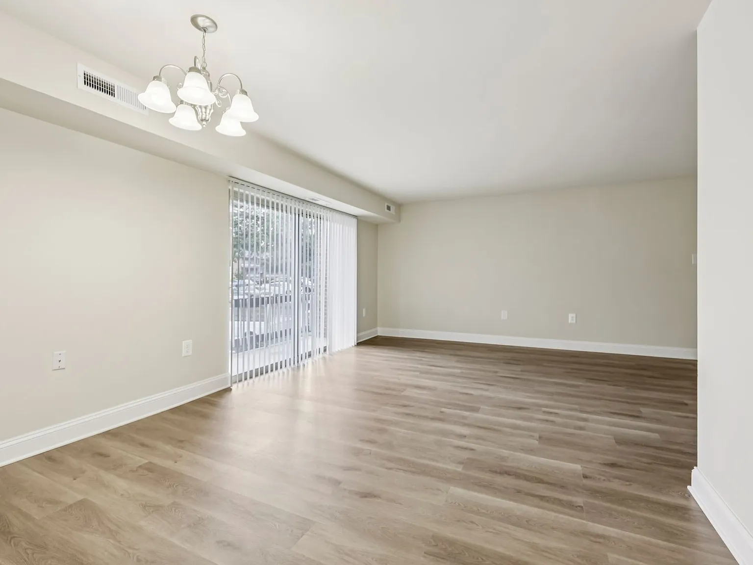 Woods Edge Apartments — Photo 4