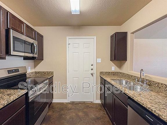 4th image of 1004B Menard Ct