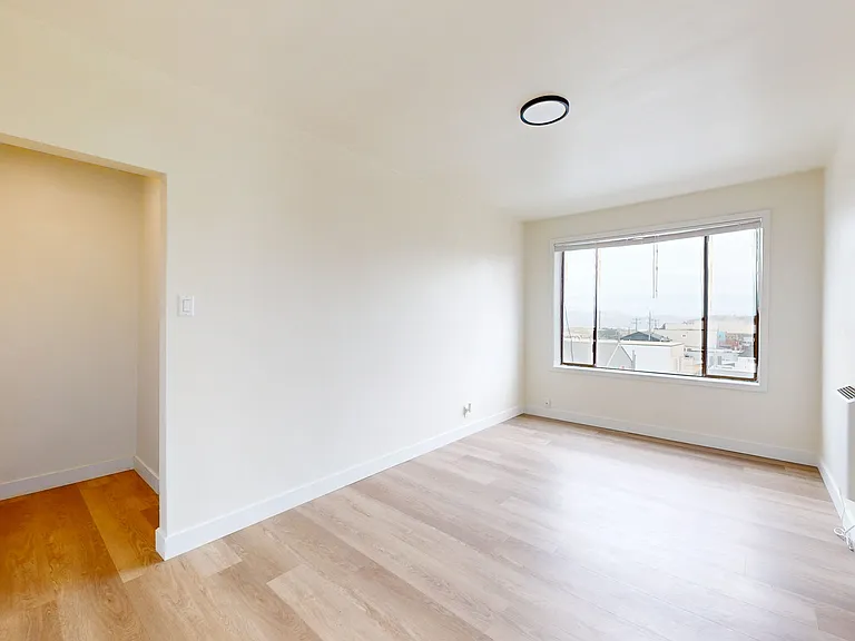 1536 Great Hwy #35 — Photo 5