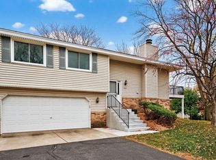 825 Evergreen Cir, Burnsville, MN 55337
