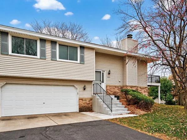 825 Evergreen Cir, Burnsville, MN 55337
