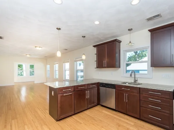 47-49 Hersom St #1, Watertown, MA 02472