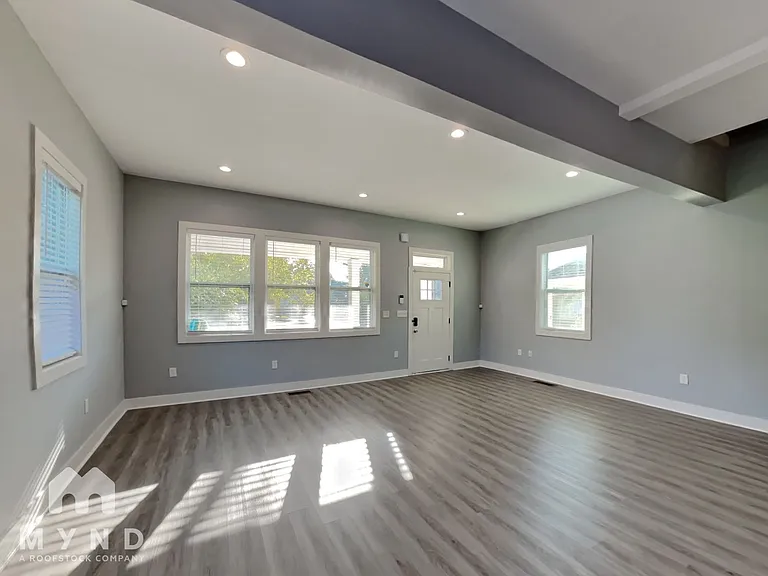 629 Windsor St SW — Photo 3