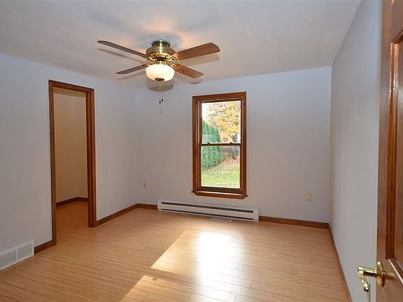 2nd image of 14 Woodcrest Dr