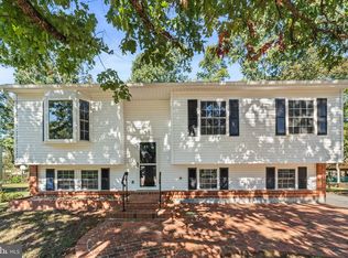 9370 Fernwood Ct, Manassas, VA 20110