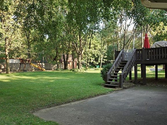4th image of 8333 Knollwood Dr