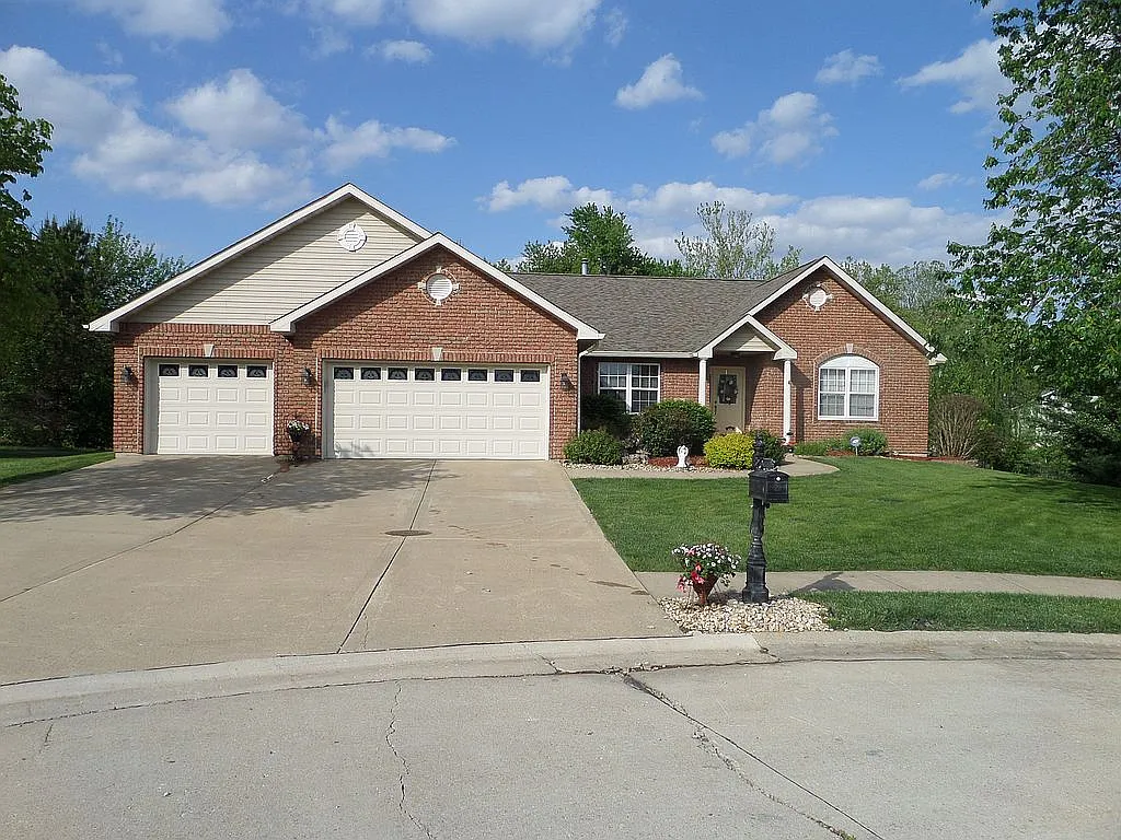 300 Old Homestead Dr photo 1