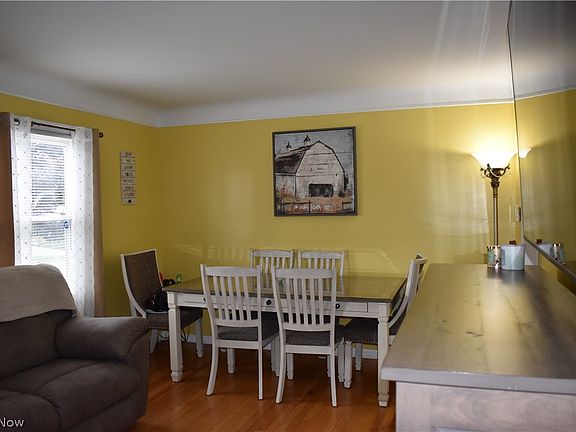 3rd image of 11817 Brighton Ave