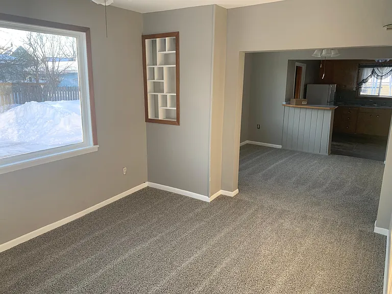 215 N Elm St — Photo 5