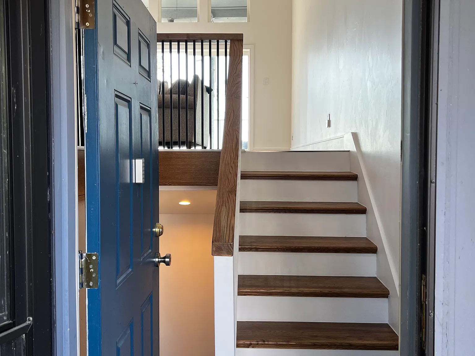 2 bed, 1047 sqft, $2,300 — Photo 2