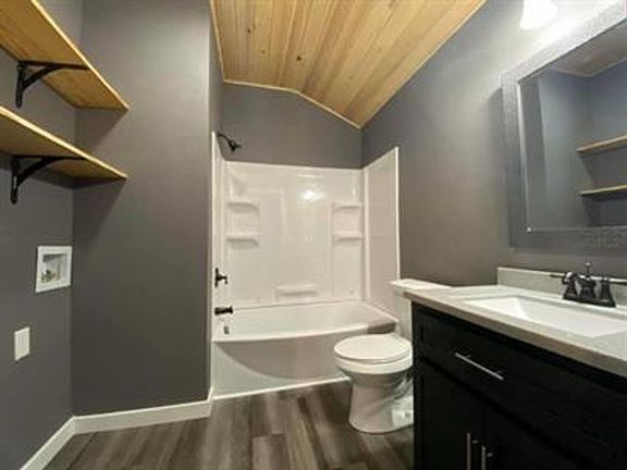 5th image of 207 W Wright St