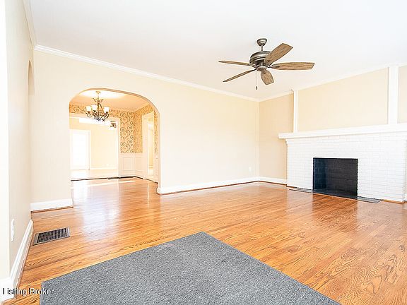 5th image of 3021 Seneca Blvd
