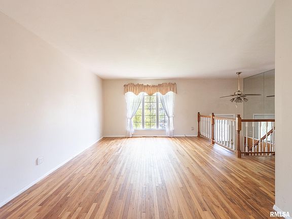 4th image of 2213 W Kensington Dr