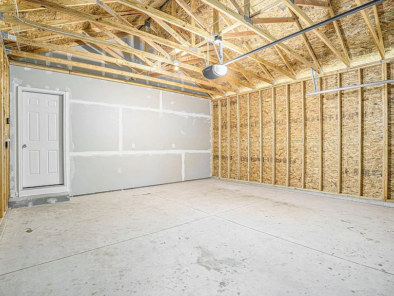 16507 Bedington Dr — Photo 19
