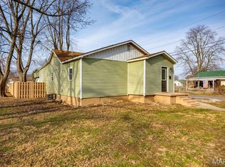 432 Anderson St, Carlinville, IL 62626