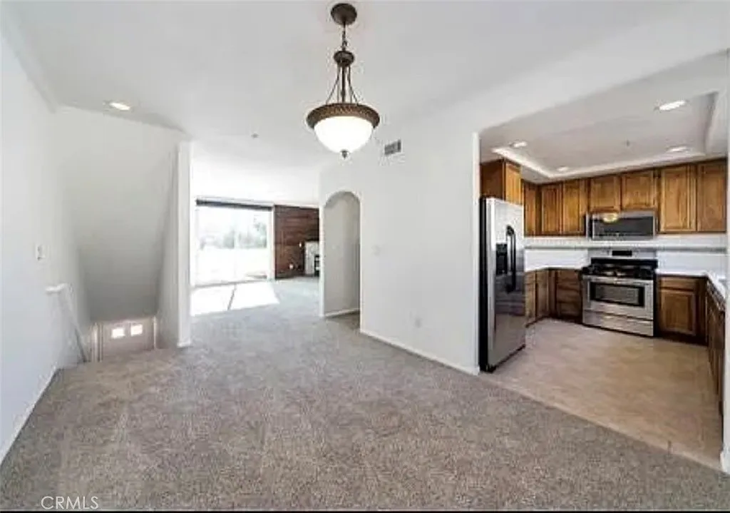 2 bed, 1387 sqft, $3,525 — Photo 4