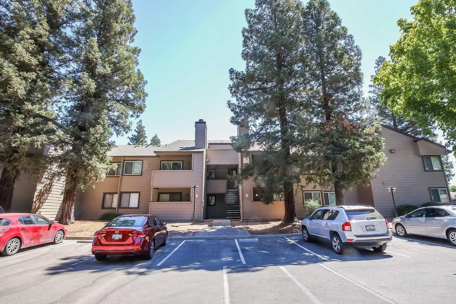 3715 Tallyho Dr — Photo 1