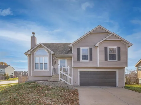 18931 W 160th Ter, Olathe, KS 66062