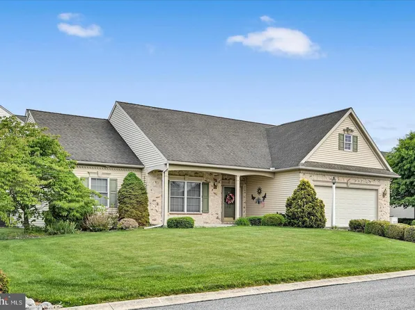 850 Water Edge Ct, Lebanon, PA 17046