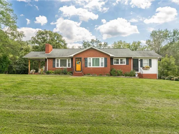 1399 Ararat Rd, Ararat, NC 27007