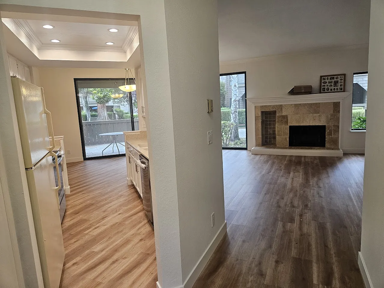 2 bed, 1240 sqft, $4,400 — Photo 3