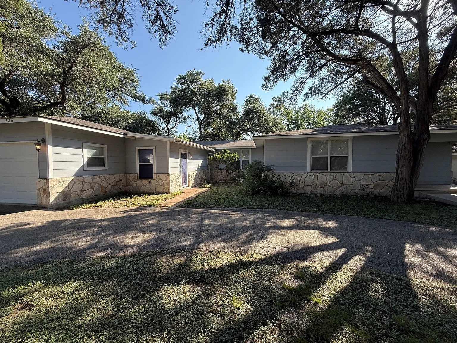 3 bed, 2166 sqft, $2,000 — Photo 2