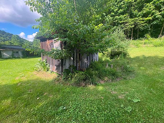 5th image of 76 Walker Creek Rd