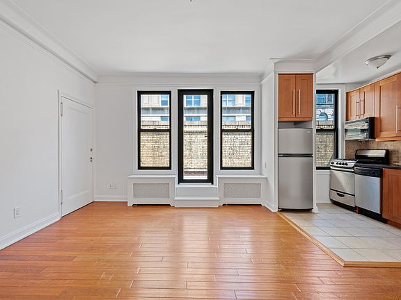 3rd image of 52 Clark St APT 9F